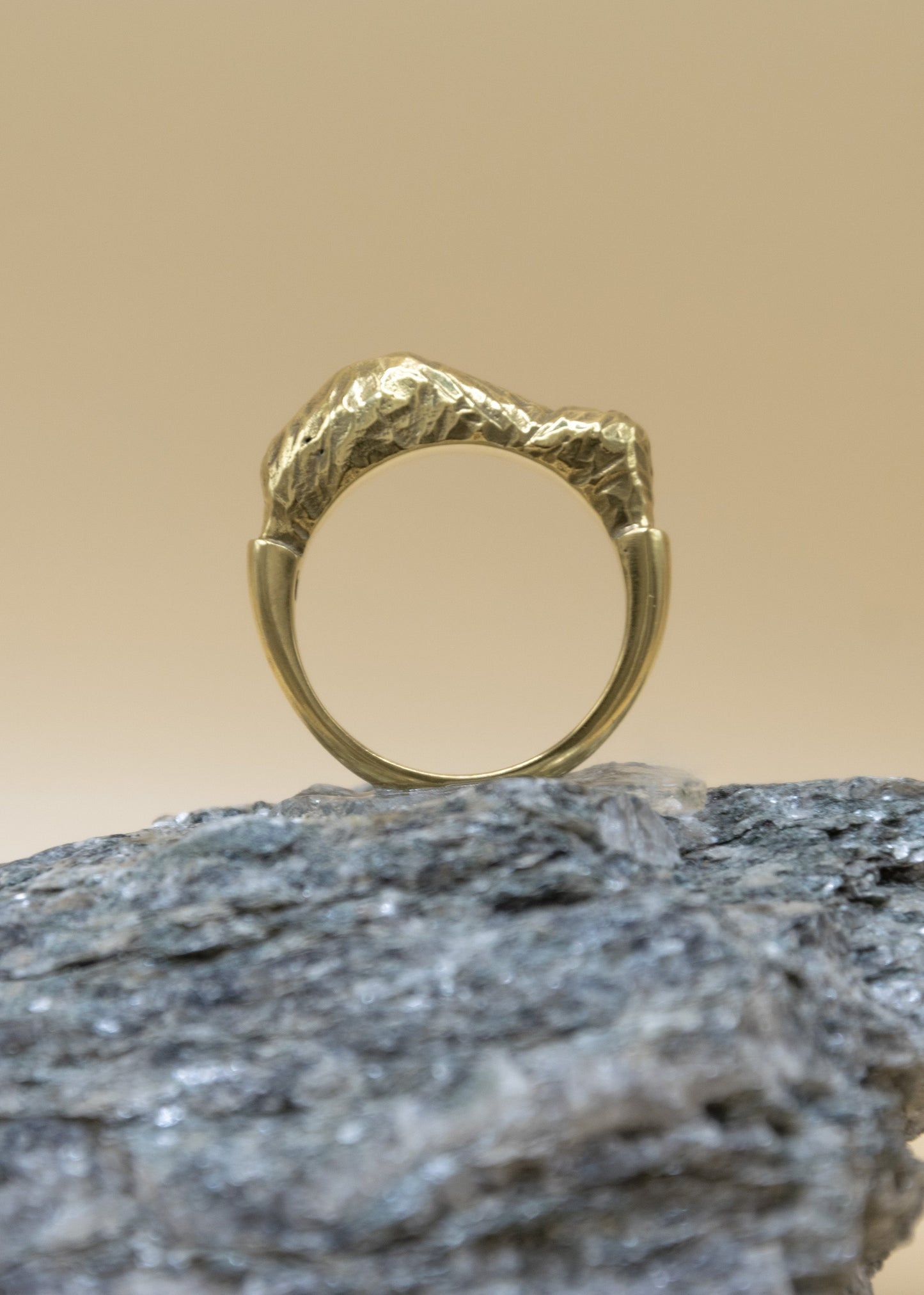 bague montagne sculptée Lyria Mont