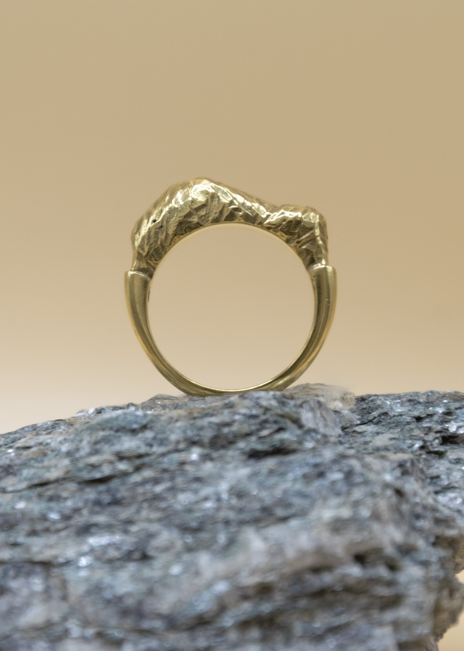 bague montagne sculptée Lyria Mont