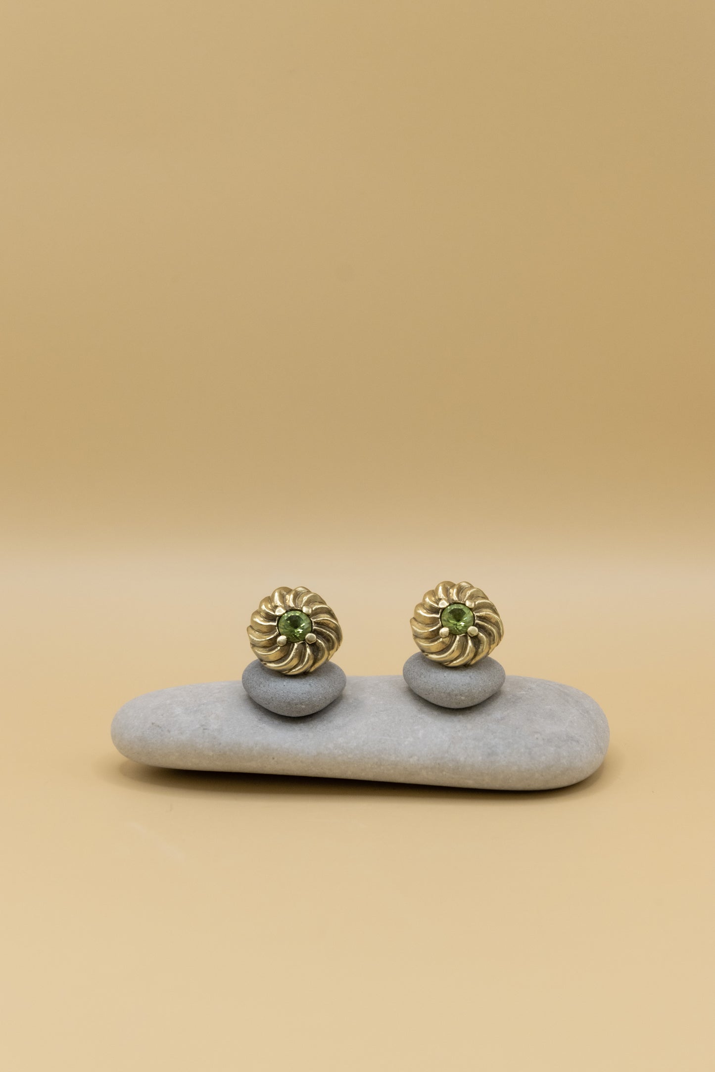 Puces d'oreilles Fleur - Pétale de Lumière