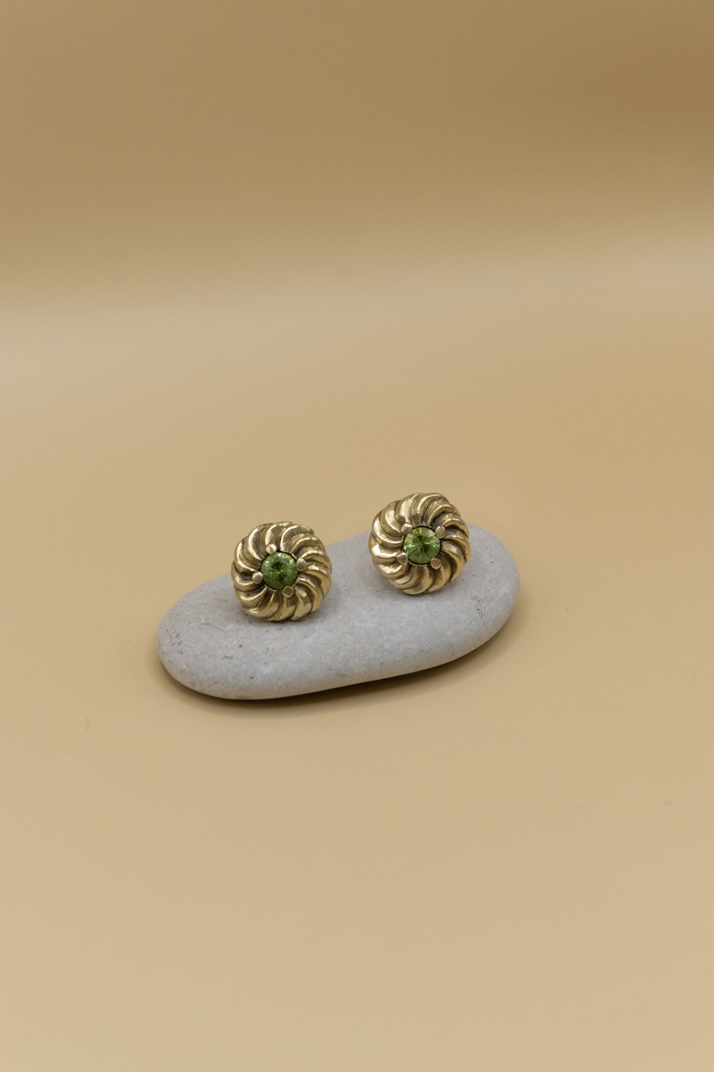 Puces d'oreilles Fleur - Pétale de Lumière