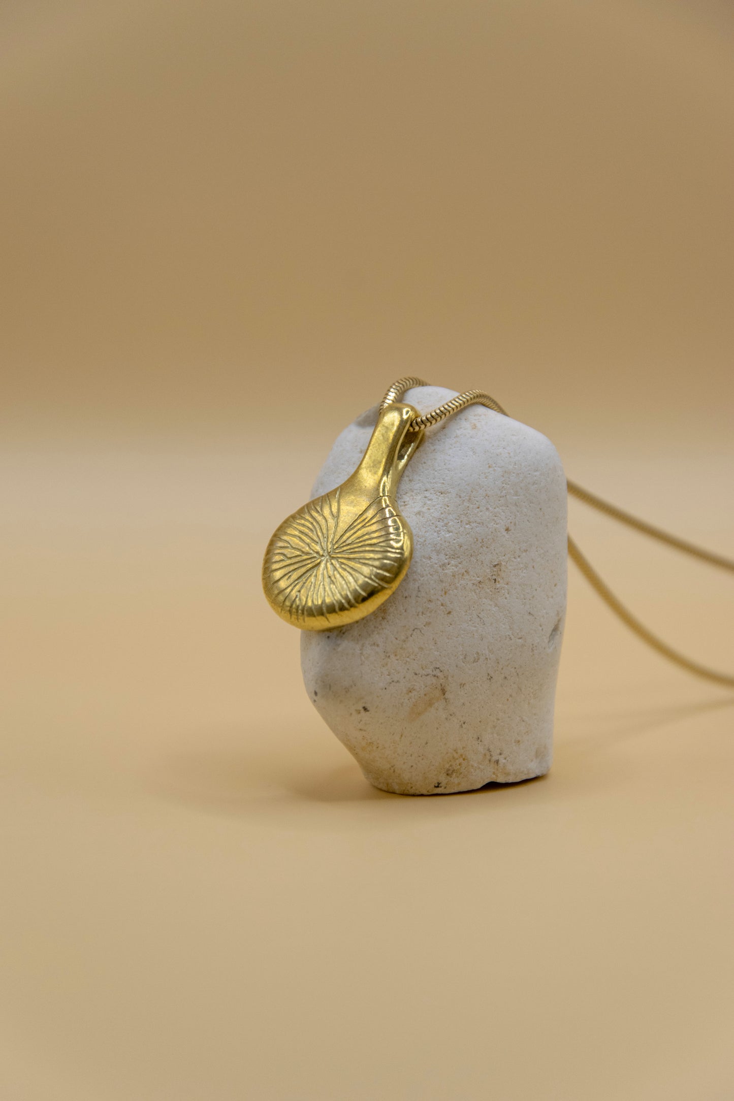 Collier Nila – Pendentif Nénuphar