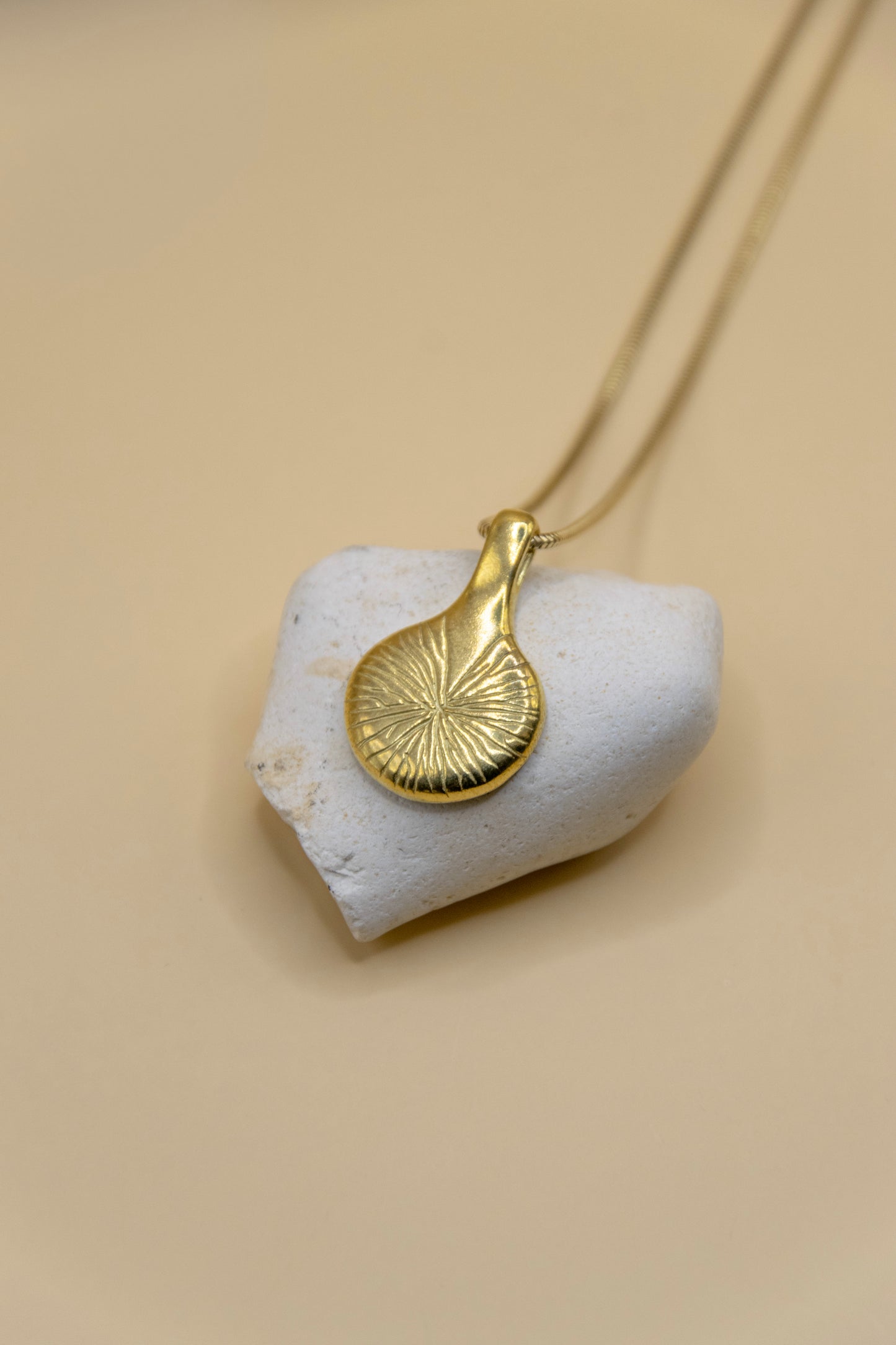 collier nénuphar Lyria Mont