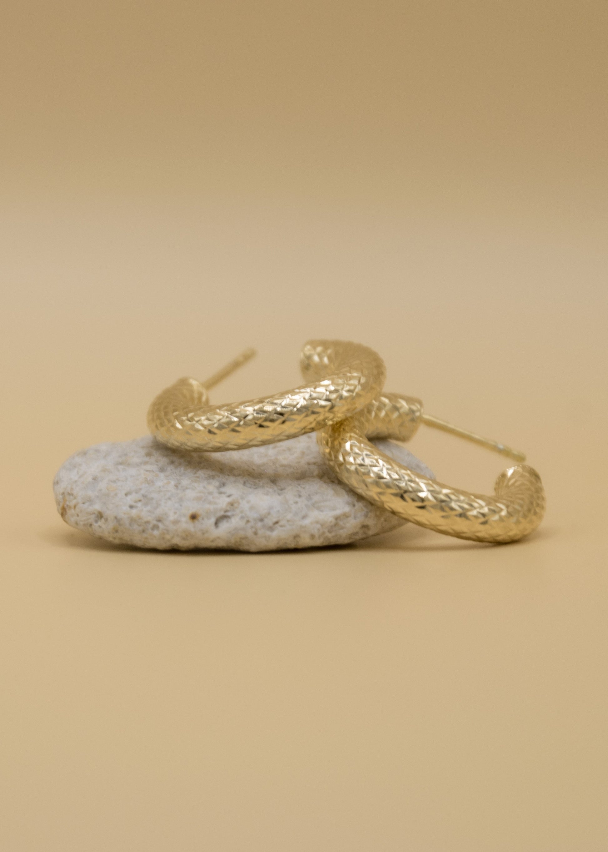 créoles serpent dorées Lyria Mont