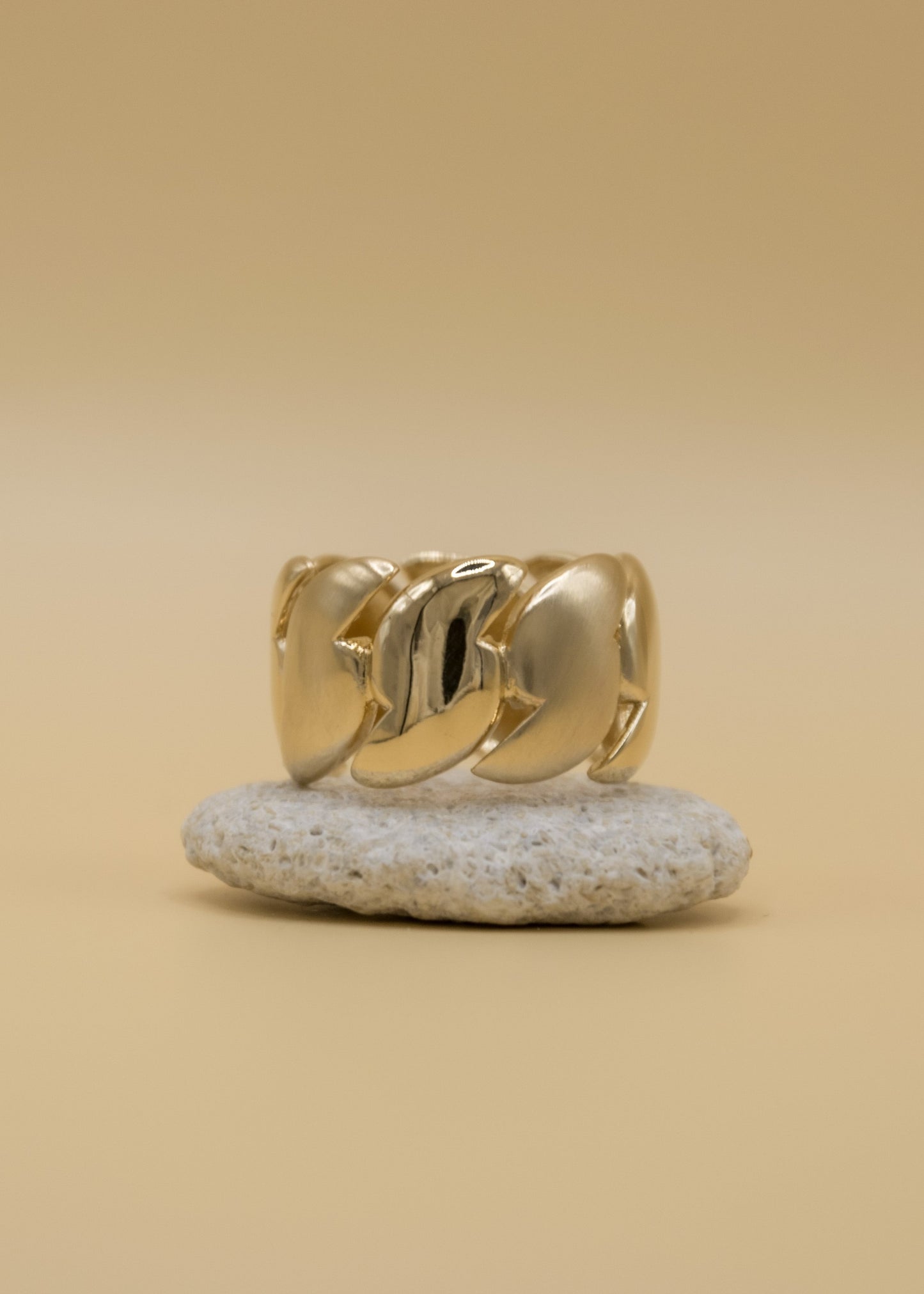 bague godron dorée