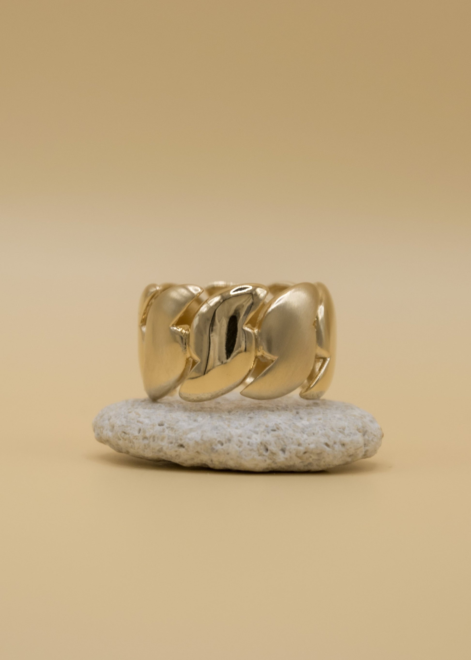 bague godron dorée